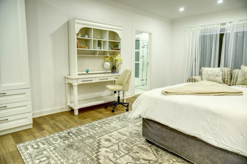 Guest bedroom