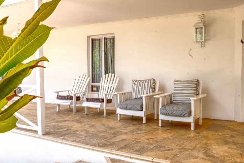 Veranda seating