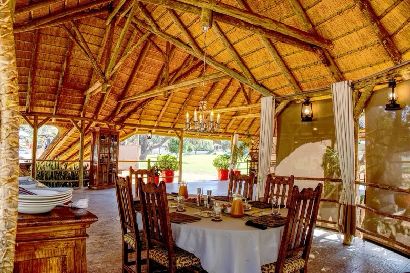 Breakfast under thatch