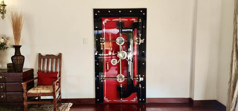 The 1905 bank vault door